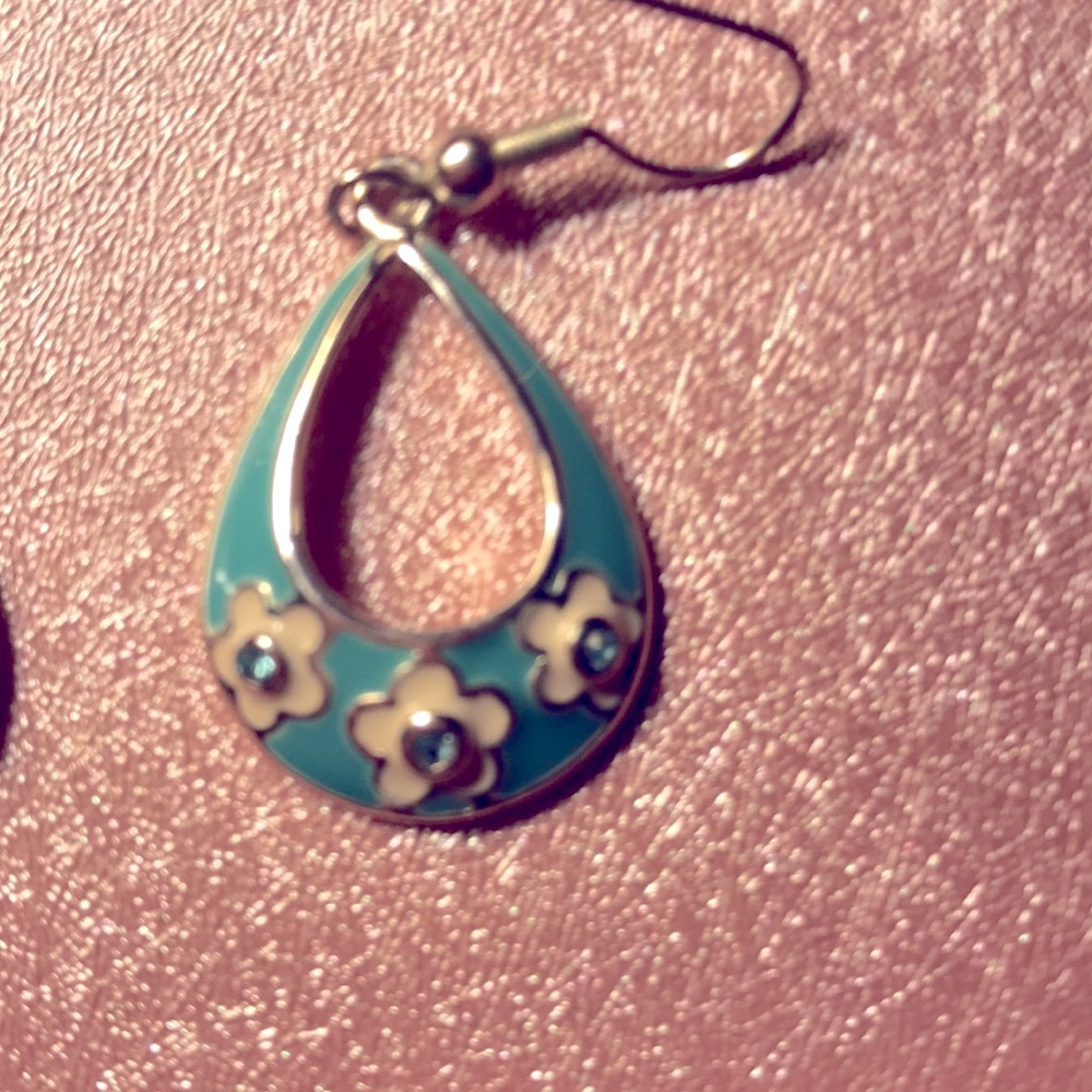 Da Vinci earrings Lovely Tear Shaped, Aqua with Blue inset crystals , white posy - Picture 3 of 5